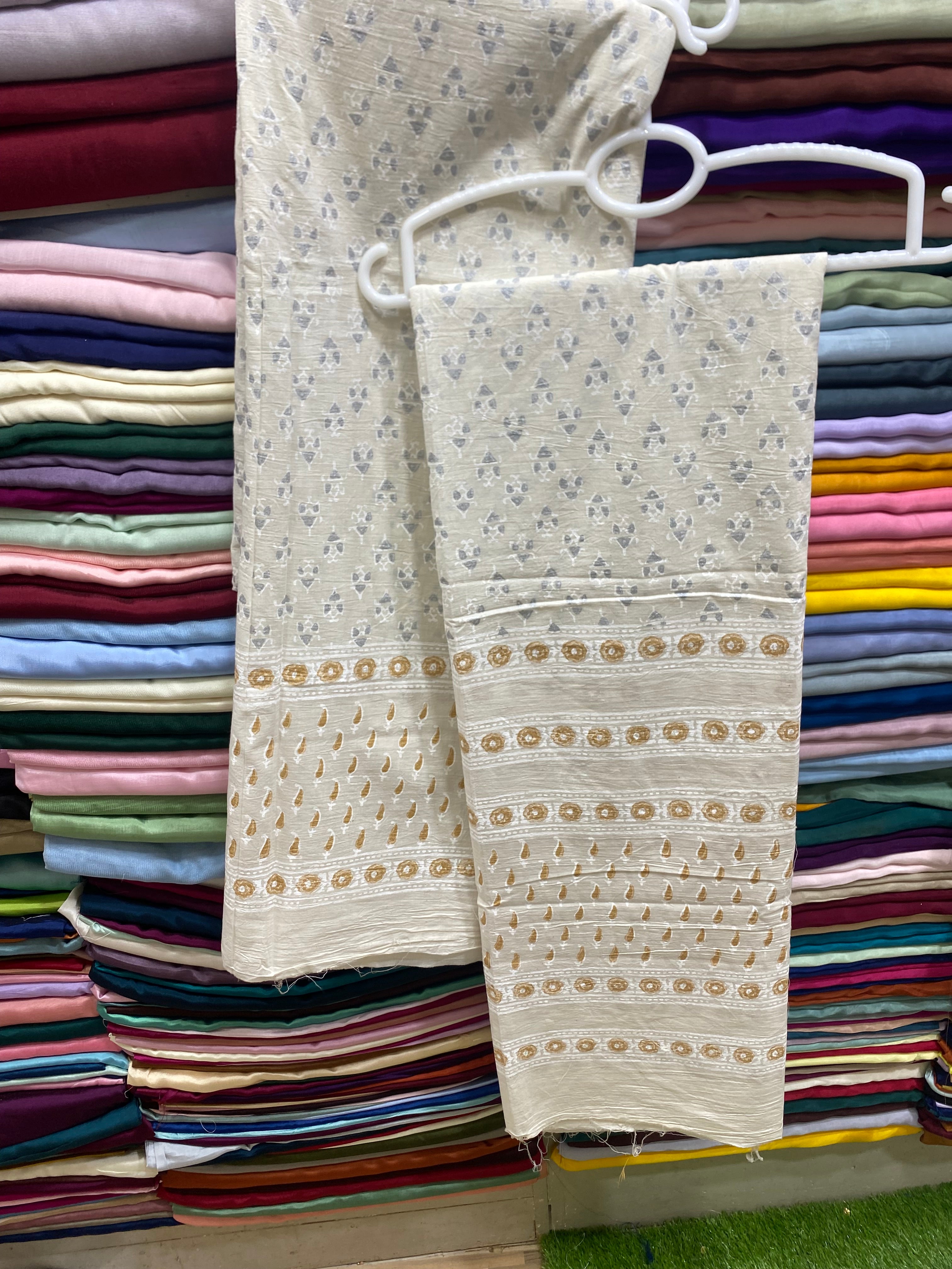 Hand Block Print on Pure Lawn Fabric 2p